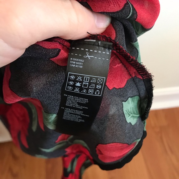 Forever 21 Floral Cropped Top - Picture 4 of 4